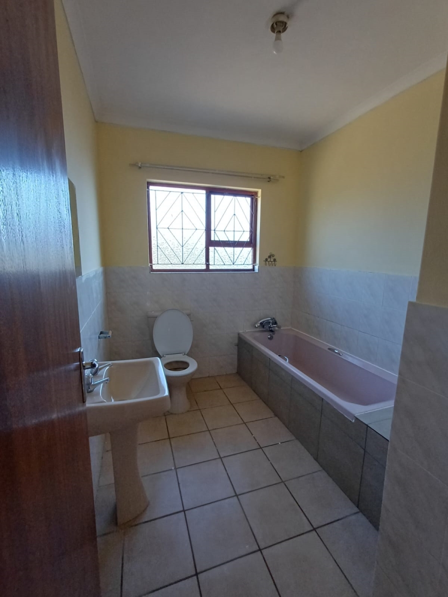 3 Bedroom Property for Sale in Laurie Dashwood Park Eastern Cape